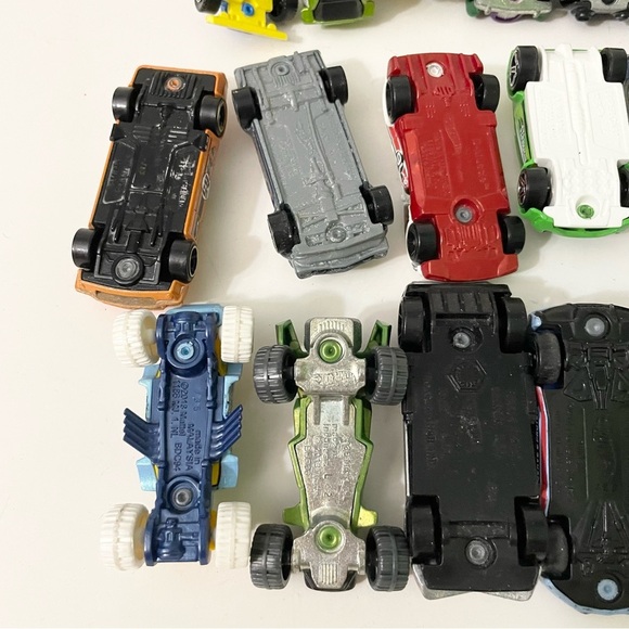 Lot of 24 Die-Cast Cars Hot Wheels Matchbox Toy Cars - Picture 5 of 16